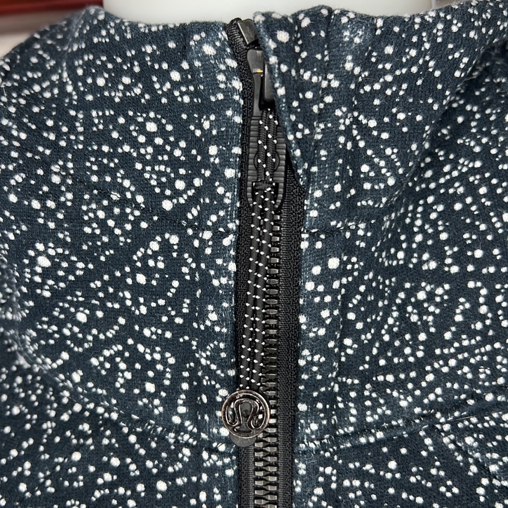Lululemon Night View Black White Polka Dot Athletic Workout Scuba Hoodie Size 6 - Picture 6 of 15